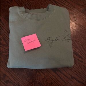 Debut Taylor Swift Sweatshirt